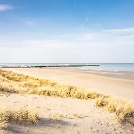 In Near The Beach, Cleaning Included Lägenhet *