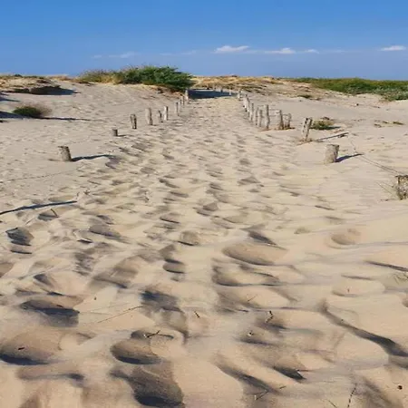 In Near The Beach, Cleaning Included 아파트